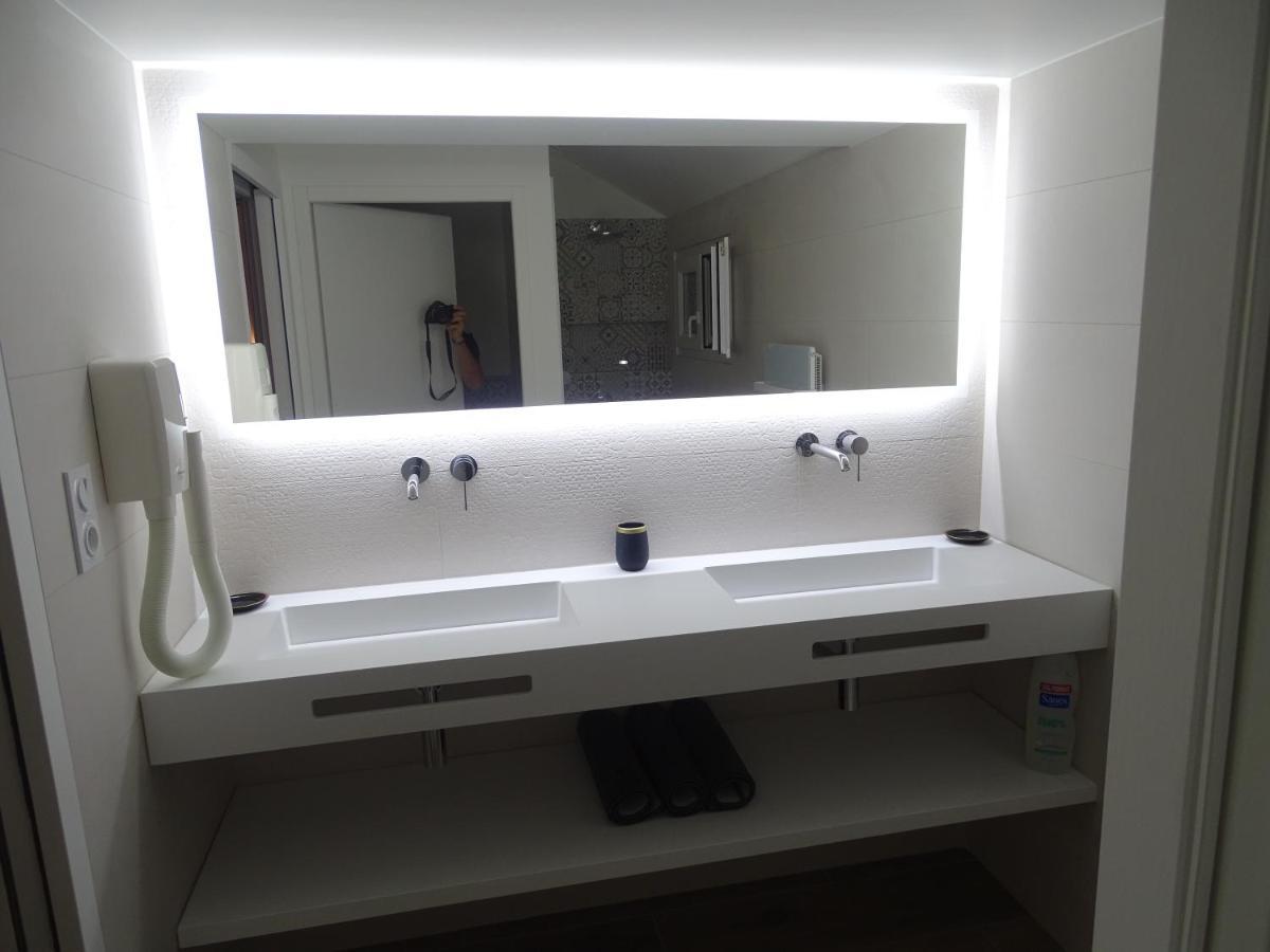 Villa Entiere Du Chateau Lacroix De Civrac 3 Ch, 3 Sdb, Piscine Xxl,Sauna, 4 Etoiles,7 Pers Ngoại thất bức ảnh