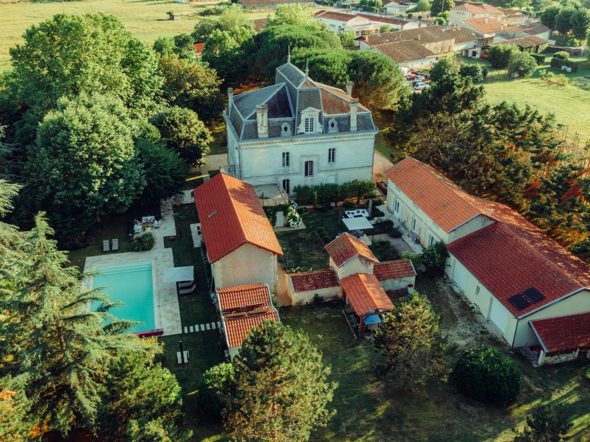 Villa Entiere Du Chateau Lacroix De Civrac 3 Ch, 3 Sdb, Piscine Xxl,Sauna, 4 Etoiles,7 Pers Ngoại thất bức ảnh